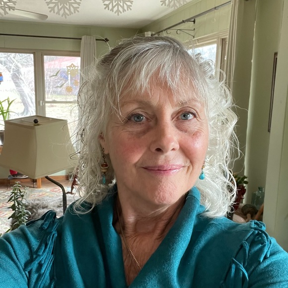 Back to selling 🥰 and shopping 😍 - Picture 2 of 9